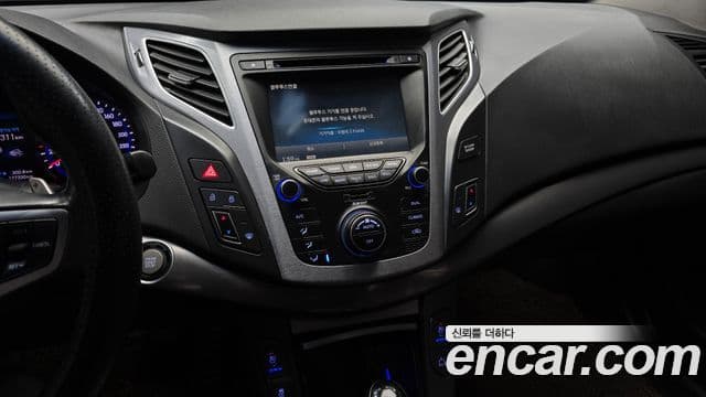 Hyundai i40 살룬 Premium, 2012 16