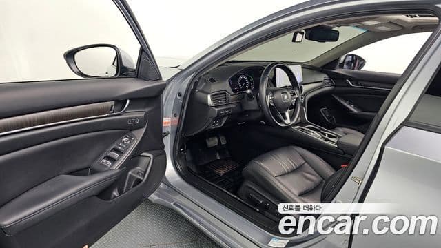 Honda Accord 10세대 2.0 гибрид Туринг (Touring), 2019 12