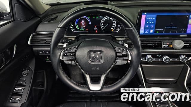 Honda Accord 10세대 2.0 гибрид Туринг (Touring), 2019 13