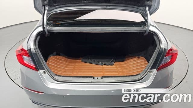 Honda Accord 10세대 2.0 гибрид Туринг (Touring), 2019 20