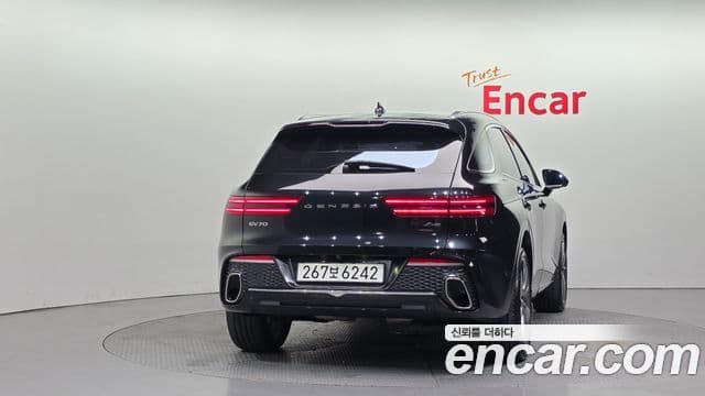 Genesis GV70, 2021 4