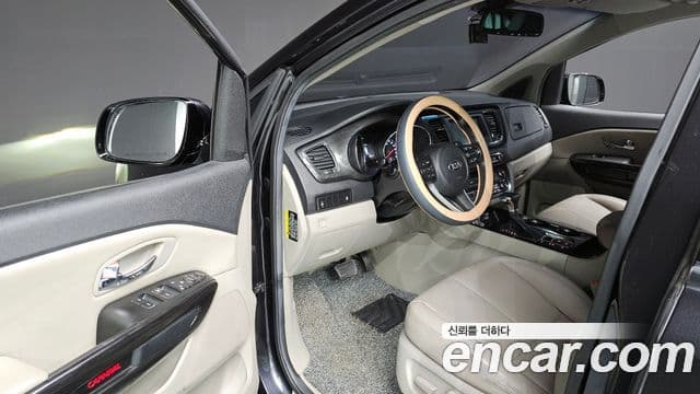 Kia The / новый New Carnival Noblesse, 2019 10