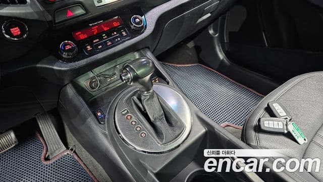 Kia Sportage R топовая версия, 2012 9