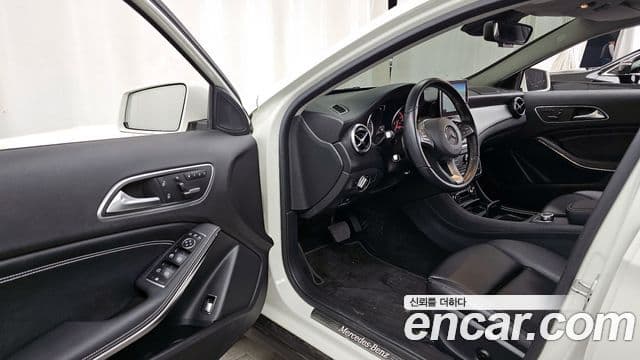 Mercedes-Benz GLA-класс X156 GLA200 d, 2016 10