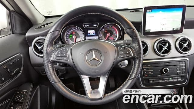 Mercedes-Benz GLA-класс X156 GLA200 d, 2016 13