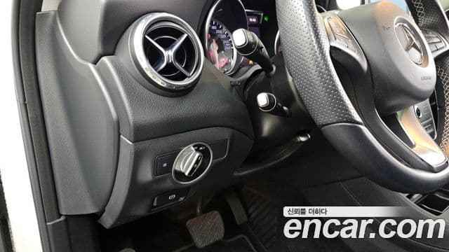 Mercedes-Benz GLA-класс X156 GLA200 d, 2016 18