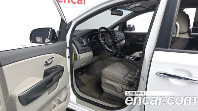 Kia All New Carnival Luxury, 2018 10