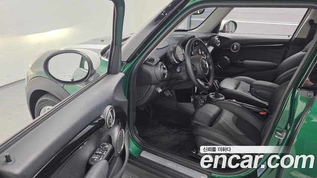 Mini Cooper 3세대, 2020 11