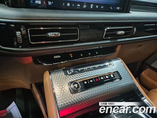 Lincoln Aviator 2세대 3.0 Black Label AWD, 2025 12