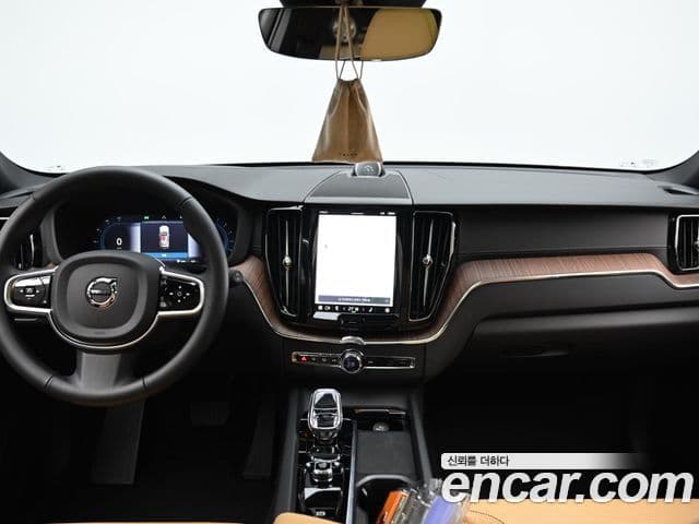 Volvo XC60 2세대 B5 Ultra Bright, 2025 7