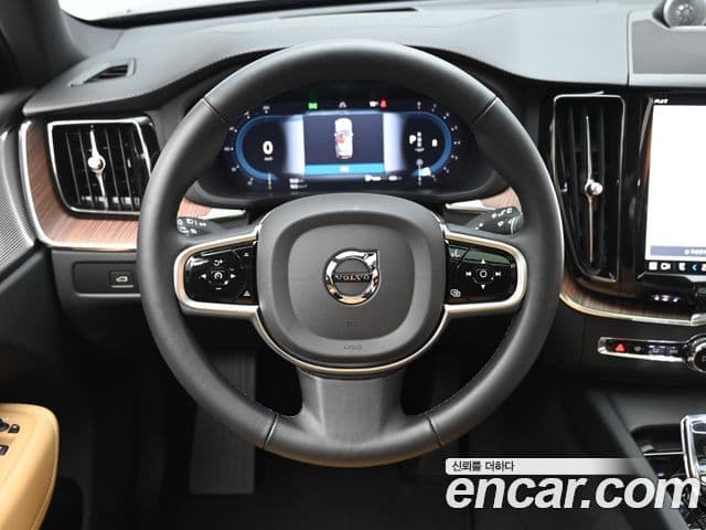 Volvo XC60 2세대 B5 Ultra Bright, 2025 13