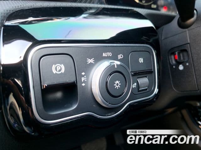 Mercedes-Benz A-класс W177 A220 седан, 2025 8