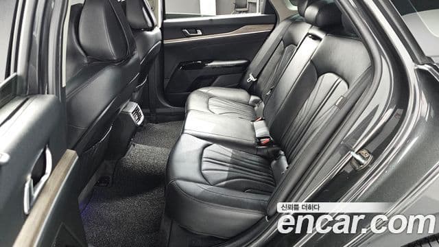 Kia K5 3세대 Signature, 2021 12