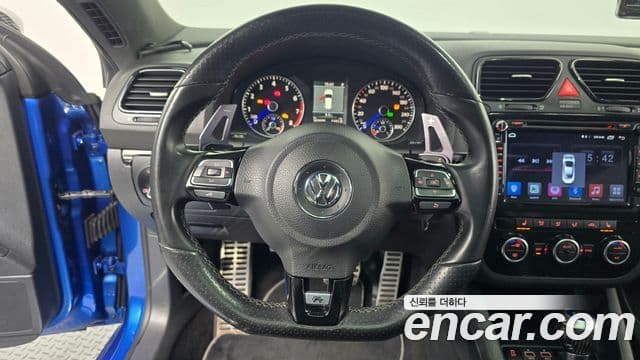 Volkswagen 시로코 2.0 TSI R, 2013 13