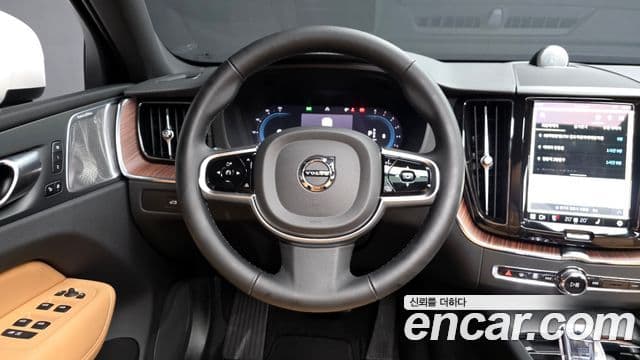 Volvo XC60 2세대 B5 Ultra Bright, 2025 13