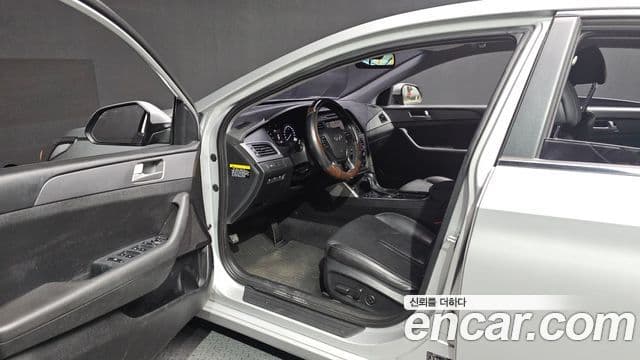 Hyundai LF Sonata Premium, 2016 10