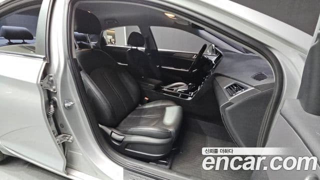 Hyundai LF Sonata Premium, 2016 11