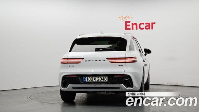 Genesis GV70, 2021 4