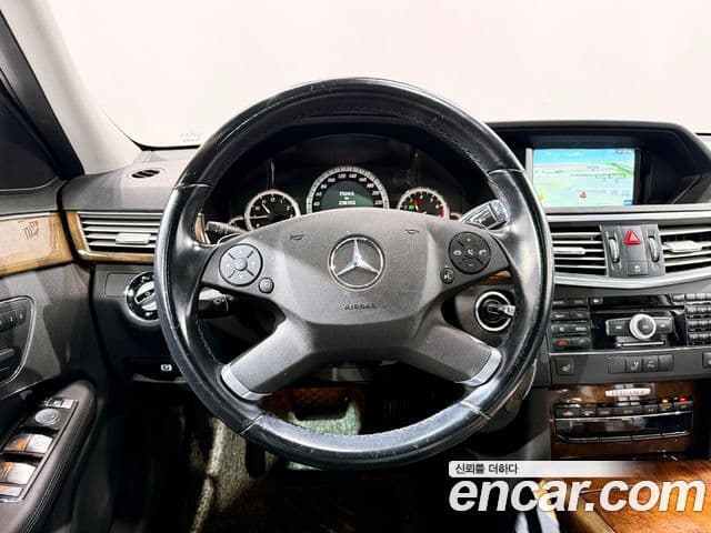 Mercedes-Benz E-класс W212 E300 Elegance, 2010 6