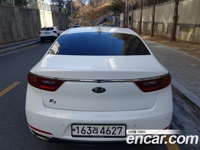 Kia All New K7 Deluxe, 2017 4