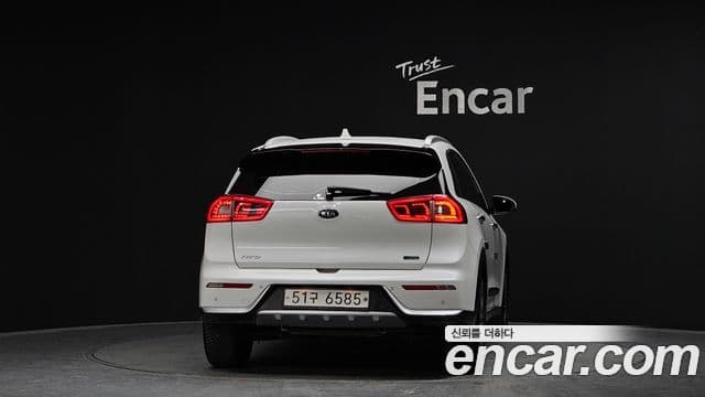 Kia Niro Prestige, 2018 4