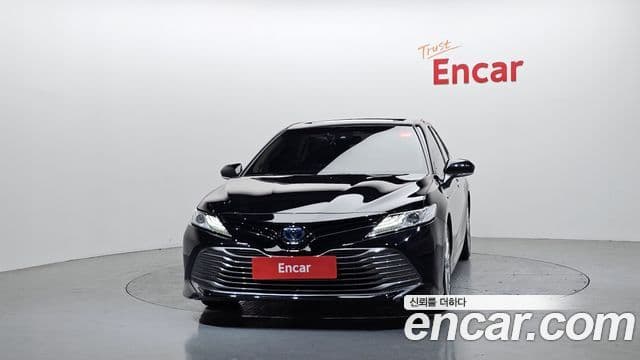 Toyota 캠리 (XV70) 2.5 XLE гибрид, 2019 3