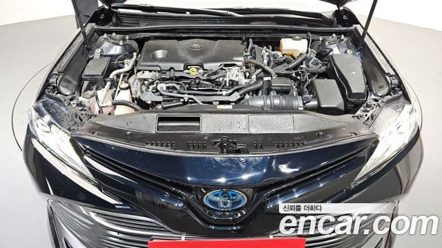 Toyota 캠리 (XV70) 2.5 XLE гибрид, 2019 6