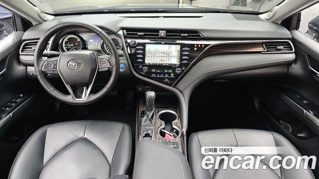 Toyota 캠리 (XV70) 2.5 XLE гибрид, 2019 7