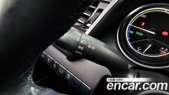 Toyota 캠리 (XV70) 2.5 XLE гибрид, 2019 17