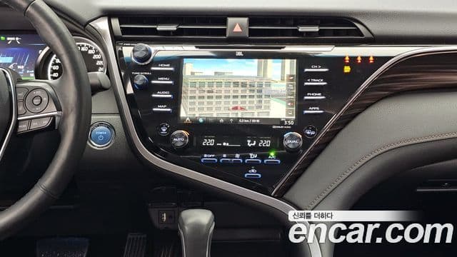 Toyota 캠리 (XV70) 2.5 XLE гибрид, 2019 19