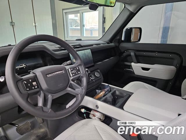 Land Rover Defender (L663) 90 D250 X-Dynamic SE, 2025 6