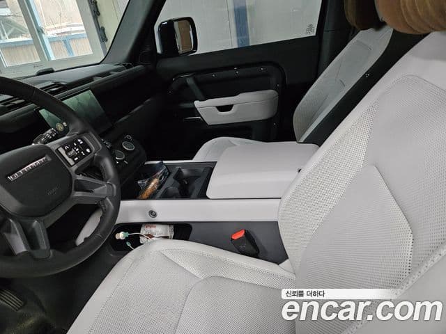 Land Rover Defender (L663) 90 D250 X-Dynamic SE, 2025 7