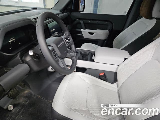 Land Rover Defender (L663) 90 D250 X-Dynamic SE, 2025 8