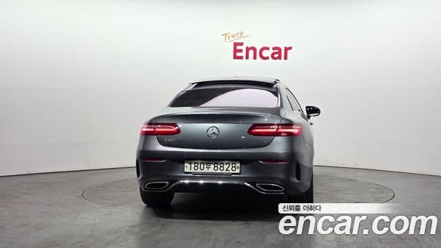 Mercedes-Benz E-класс W213 E220d купе, 2017 4