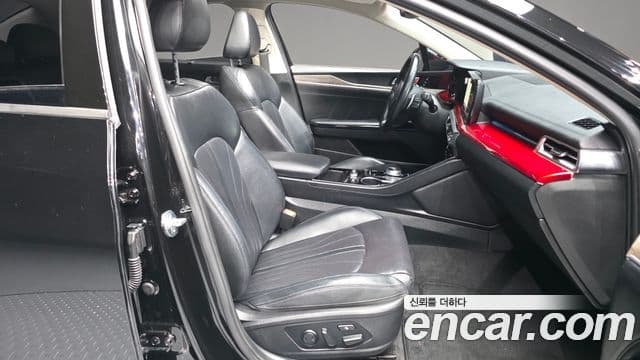 Kia K5 3세대 Signature, 2021 11