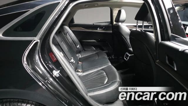 Kia K5 3세대 Signature, 2021 12