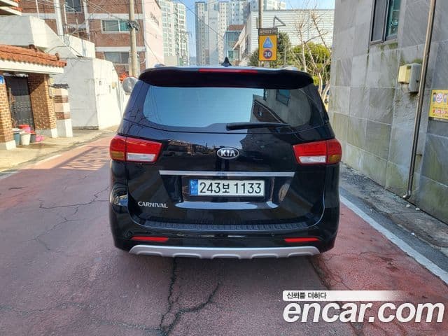 Kia All New Carnival Prestige, 2016 4
