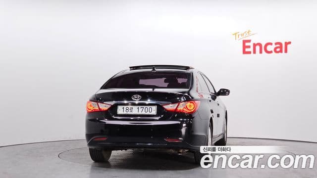 Hyundai YF Sonata люксовая версия, 2010 4