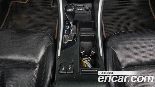 Hyundai YF Sonata люксовая версия, 2010 9