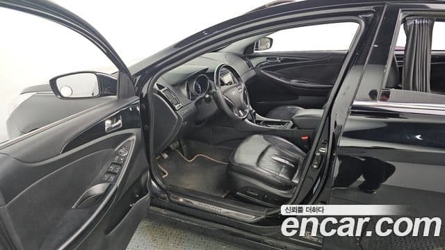 Hyundai YF Sonata люксовая версия, 2010 10