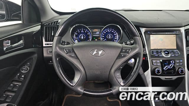 Hyundai YF Sonata люксовая версия, 2010 13