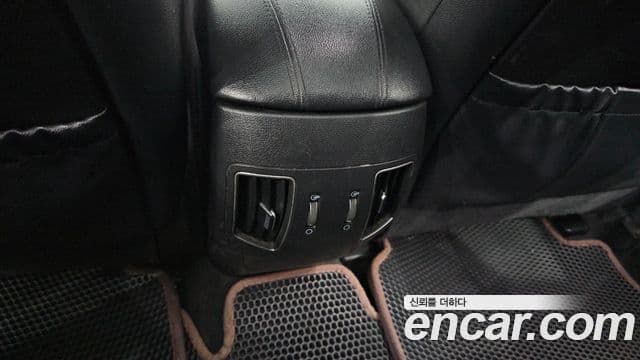 Hyundai YF Sonata люксовая версия, 2010 18