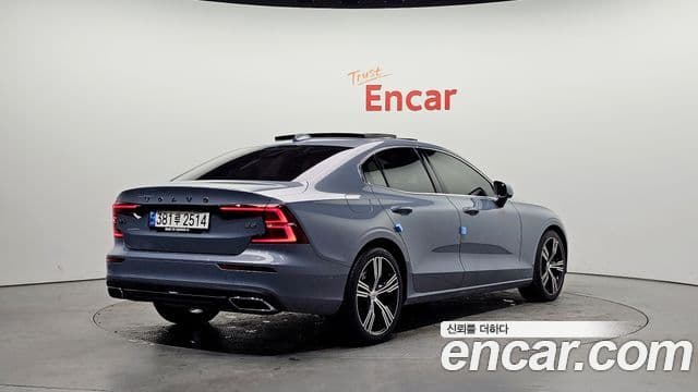 Volvo S60 3세대 B5 Inscription, 2022 2