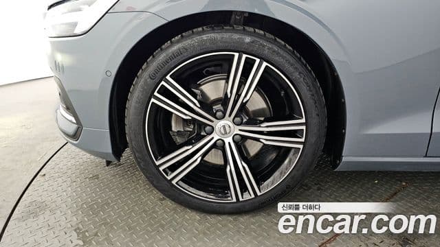 Volvo S60 3세대 B5 Inscription, 2022 все фото