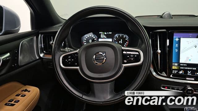 Volvo S60 3세대 B5 Inscription, 2022 14