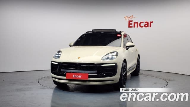 Porsche Macan 95B, 2022 3