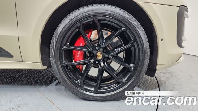 Porsche Macan 95B, 2022 все фото