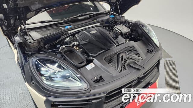 Porsche Macan 95B, 2022 6