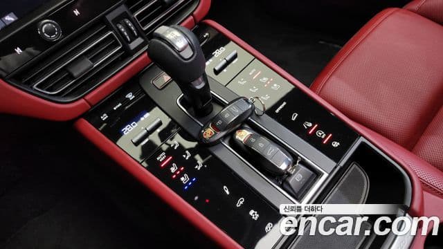 Porsche Macan 95B, 2022 9