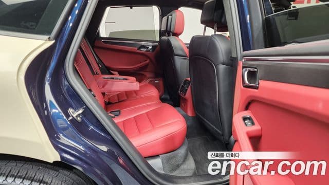 Porsche Macan 95B, 2022 12